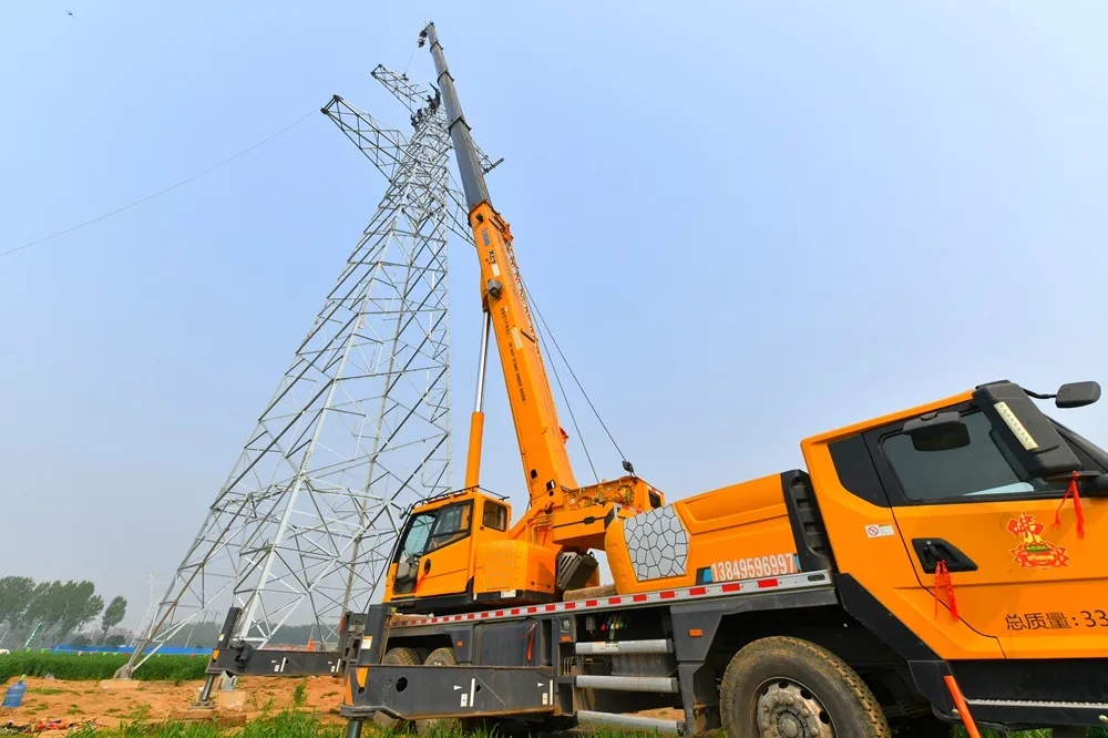 徐工吊車助力太焦鐵路早日通電